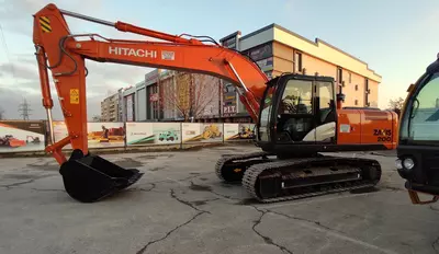 Гусеничный экскаватор Hitachi ZX200-5A.