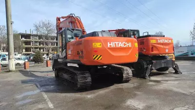 Гусеничный экскаватор Hitachi ZX240-5A. - 2 351 000 000 сум / шт.