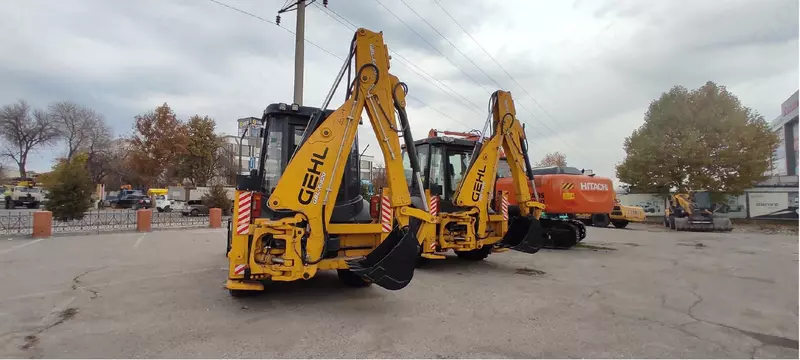 Экскаватор-погрузчик Gehl GBL-X 920