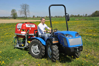   INVICTUS K400 AR LEASING mini traktori Italiya