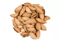 Миндаль в скорлупе