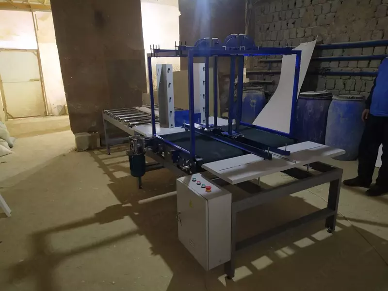 Станок для протяжки (армирования) пенопласта