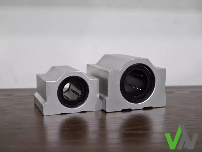 Линейные подшипники в корпусе SCS