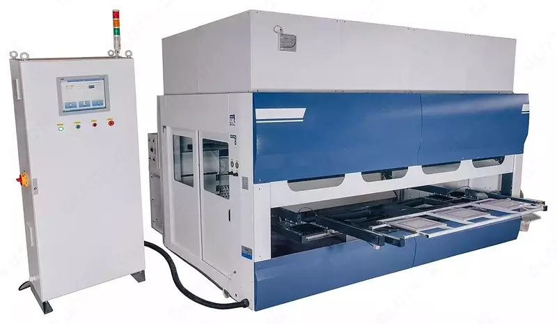 Eshiklar va jabhalarni bo'yash uchun avtomatik bo'yoq kamerasi