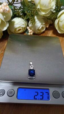 Moviy toshli kumush kulon