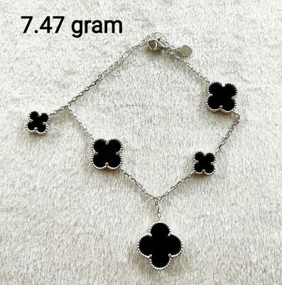 Серебряный браслет с черными камнями "Клевер" - 32 000 сум / грамм