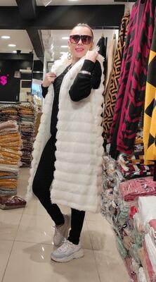 Женский меховой жилет с капюшоном