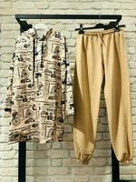 T-One-2 (yuk bilan) ayollar futbolkalari