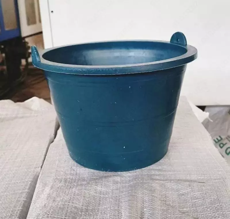 Пластиковое строительное ведро со съемной ручкой (Синее)