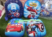 Детский рюкзак с твердым корпусом.