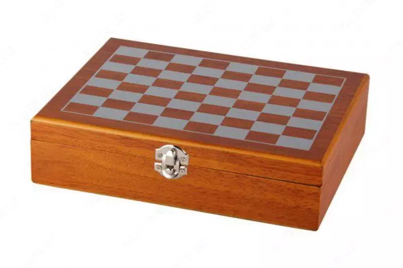 "Шахматы" с фляжкой