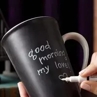 Кружка с маркером для надписей на кружке.