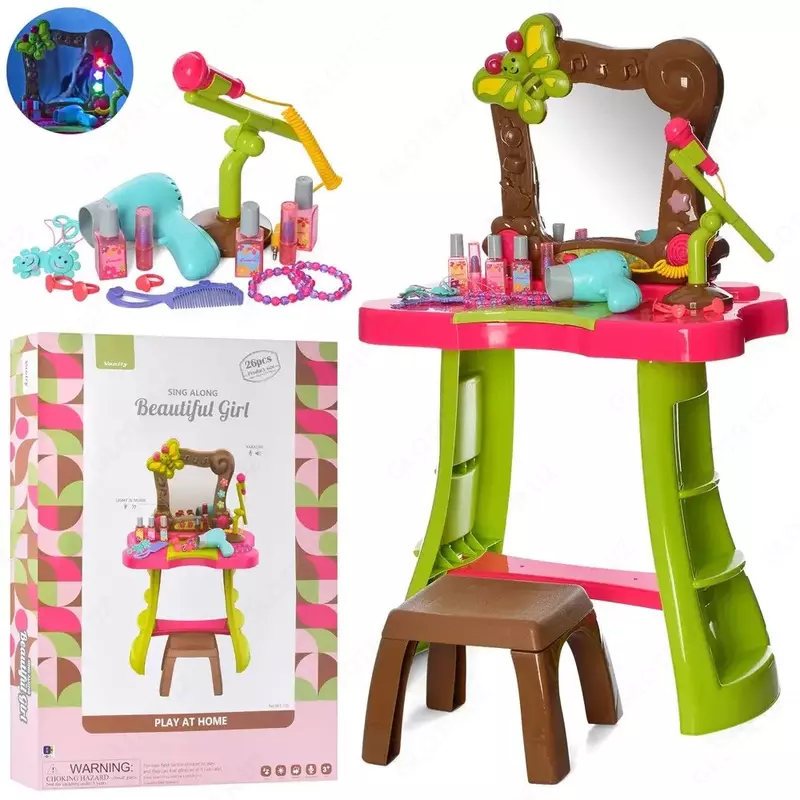 Детское трюмо станет замечательным сюрпризом для каждой маленькой девочки, которая обожает разыгрывать фантастические сюжетные игры, представляя себя в роли талантливой певицы или утонченной леди. Кро