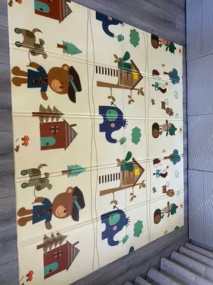 Детский складной игровой коврик 2-х сторонний Развивающий коврик обладает высокой упругостью и гибкостью. Благодаря таким свойствам, коврик убережет Вашего малыша от ушибов,когда он играет