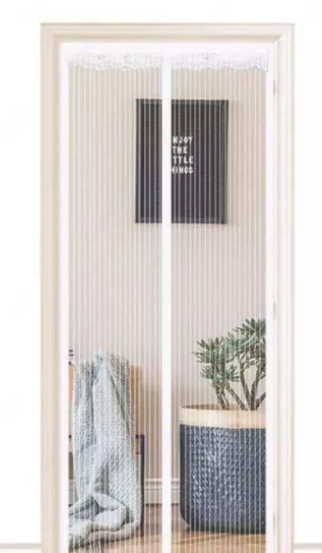 Москитная шторка на дверь высота 210х ширина 100 см (по 50 см на створку). Шторки смыкаются автоматически с помощью магнитов. Москитная сетка применяется для защиты дверных проемов от пыли, пыльцы, пу