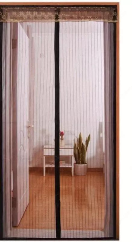 Москитная шторка на дверь высота 210х ширина 100 см (по 50 см на створку). Шторки смыкаются автоматически с помощью магнитов. Москитная сетка применяется для защиты дверных проемов от пыли, пыльцы, пу