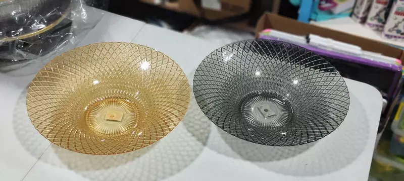 70 000 so'mdan Блюдо на подставке в ассортименте. материал акрил. качество огонь. для фруктов сладостей и т.д. цены от 70 000 и выше