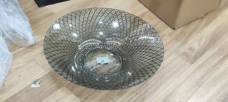 "Domashniy ugolok" XK - Блюдо на подставке в ассортименте. материал акрил. качество огонь. для фруктов сладостей и т.д. цены от 70 000 и выше