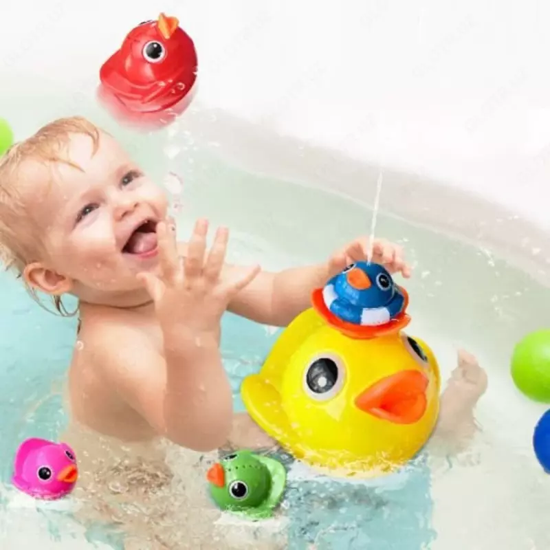 Игрушка для купания “Китёнок”Волшебный китёнок  покоряя водную гладь  разбрызгивает тонкие струйки воды и дарит настроение своему маленькому компаньону во время купания. Забавная игрушка имеет необыкн