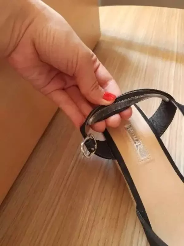 Силиконовые полоски от натирания в обувь, самоклеящиеся.  Полоски из силикона от натирания можно применять для любой части обуви. Силиконовые полоски идеально подходят под ремешки на обуви, которые об