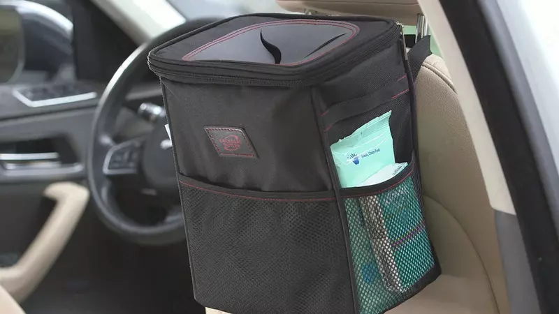 ВОДОНЕПРОНИЦАЕМЫЙ МУСОРНЫЙ БАК ДЛЯ ВАШЕГО АВТОМОБИЛЯ! ДЕРЖИТ МУСОР ВНЕ ПОЛЯ ЗРЕНИЯ! BACKSEAT BUTLER — это аккуратный водонепроницаемый мусорный бак для вашего автомобиля. Вы можете использовать его в