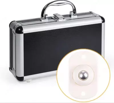 Универсальные колесики для мебели Чтобы не царапать пол и не оставлять на нем потертости воспользуйтесь универсальными роликами для мебели на клейкой основе. Такие колесики помогут защитить любое напо