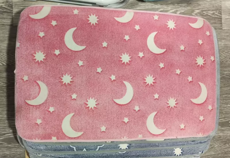 Коврик для ванной светящийся в темноте «Светящиеся фигуры», 50×80 см,