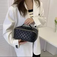 Косметичка дорожная-бьюти-кейс ЯТТ "Домашний Уголок"