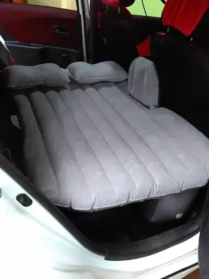 Надувной матрас в автомобиль матрас в машину дорожныйЭтот удобный автомобильный матрас позволит восстановить силы после долгого пребывания за рулем. Любители продолжительных путешествий на автомобиле