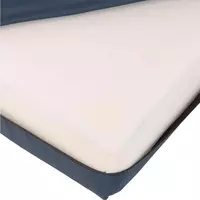 который обеспечивает мягкую и равномерную поддержку для максимального комфорта. Размер подушки составляет 42*45* высота 8см Чехол из темно-синего полиэстера/х