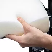 Подушки изготовлены из пенополиуретана