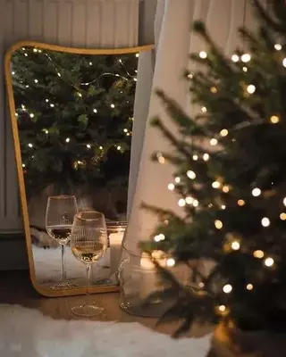 500 000 сум / шт. Волшебство праздника уже чувствуется в воздухе. Позвольте нам представить вам настоящий визуальный шедевр – гирлянда роса новогодняя. (цвет проволоки- зеленый