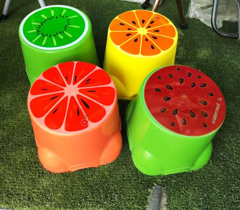 Детский  пластиковый табурет