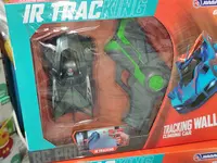 Игрушечный автомобиль