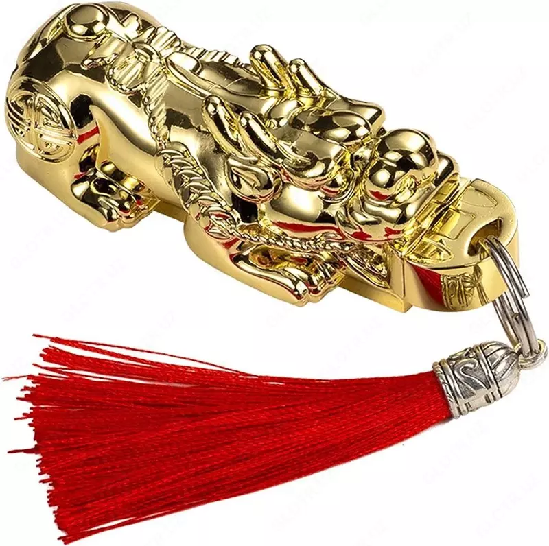 Зажигалка-брелок со спичками.