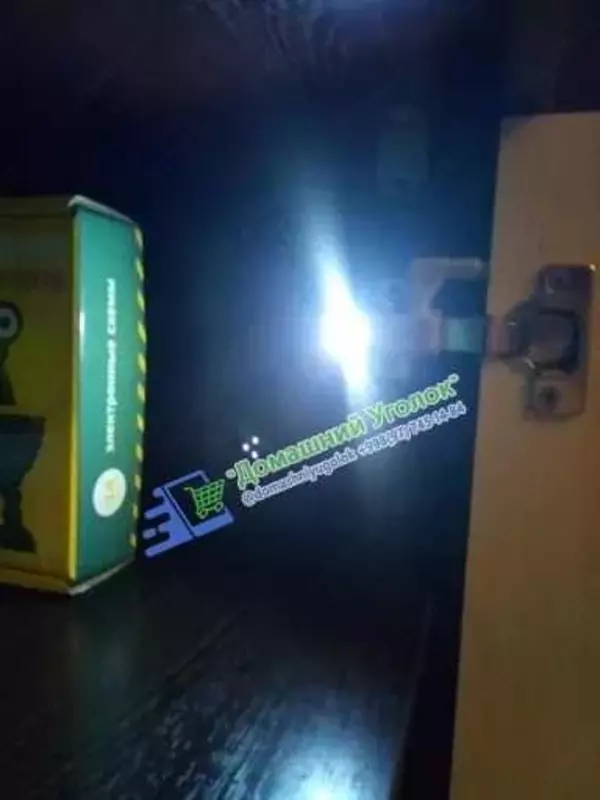 Светодиодная лампа с внутренними петлями для шкафа