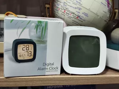 Многофункциональные часы с датчиками влажности и температуры!