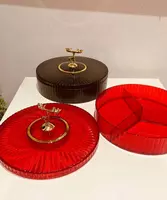  Пластиковая менажница с крышкой для сервировки - 