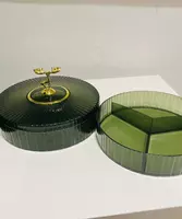 Пластиковая менажница с крышкой для сервировки