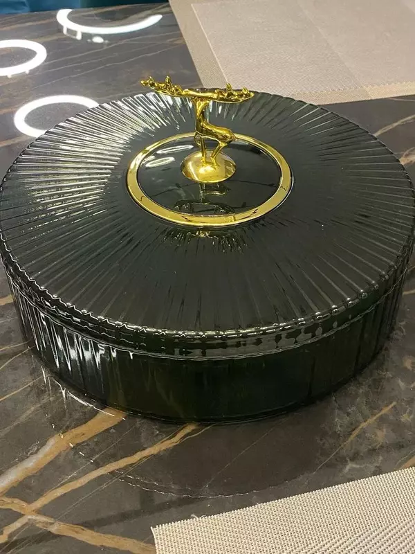  Пластиковая менажница с крышкой для сервировки Только в розницу