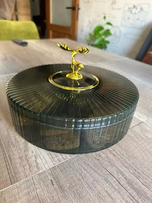  Пластиковая менажница с крышкой для сервировки - Домашний Уголок