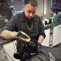   Профессиональный Беспроводный массажер  барбер. Беспроводной массажер – это премиальные дополнительные услуги в Вашем салоне! Массажер помогает расслабить мышцы клиента  снять стресс и напряжение  улу