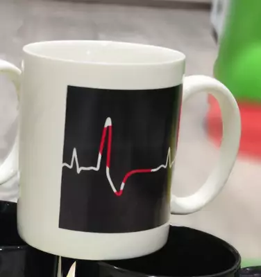 Кружка керамическая хамелеон "Кардиограмма любви" - 70 000 сум / шт.
