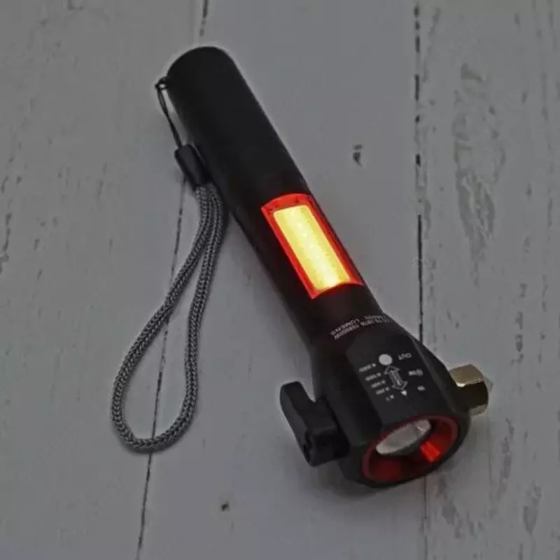 Ручной фонарь автомобилиста