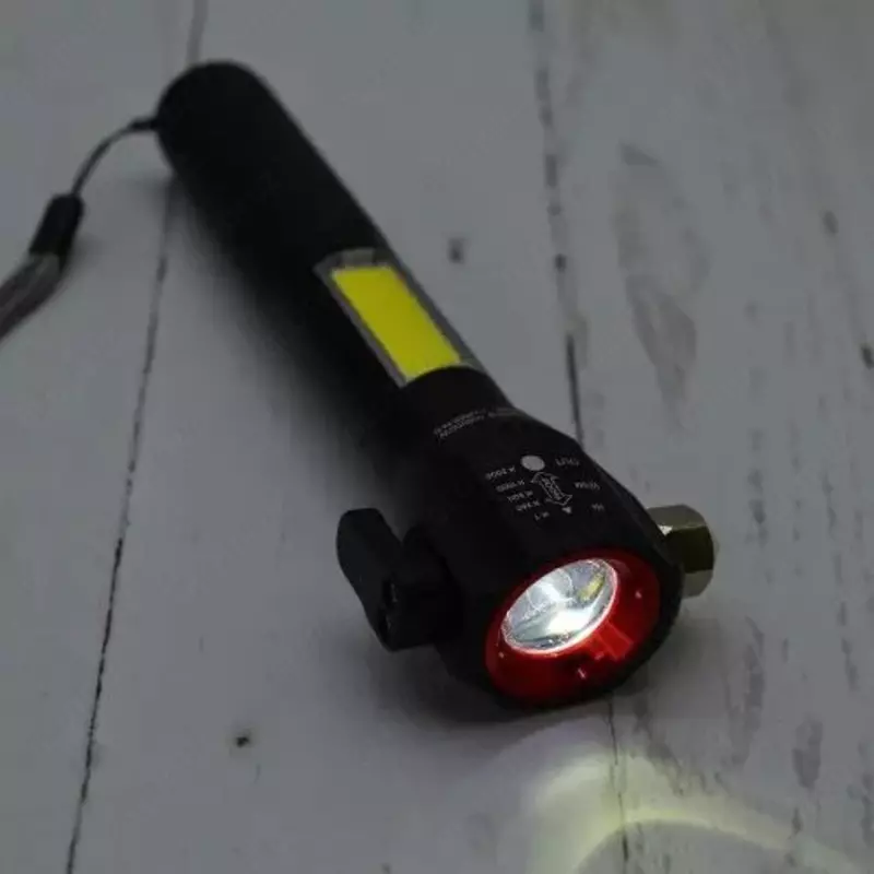 Ручной фонарь автомобилиста