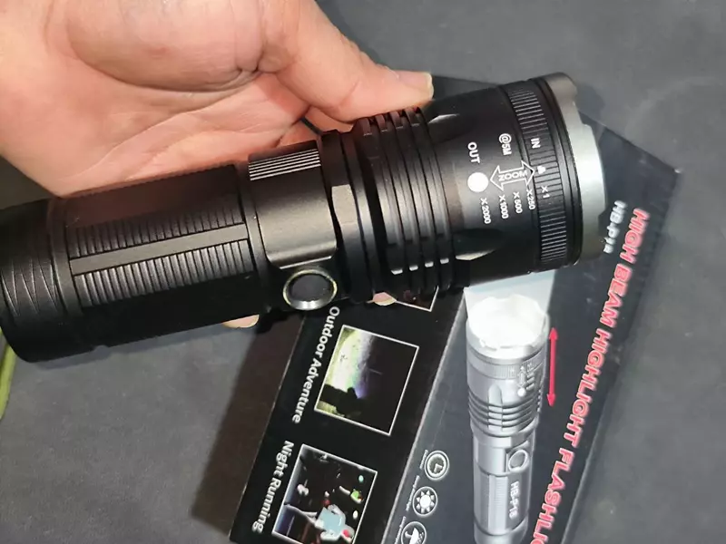 Ручной фонарь автомобилиста