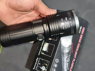 Ручной фонарь автомобилиста