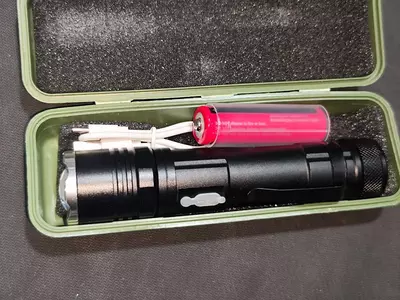 Ручной фонарь автомобилиста