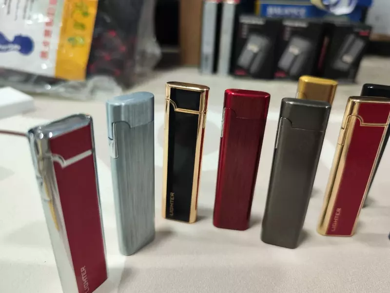 Ультратонкая  газовая зажигалка