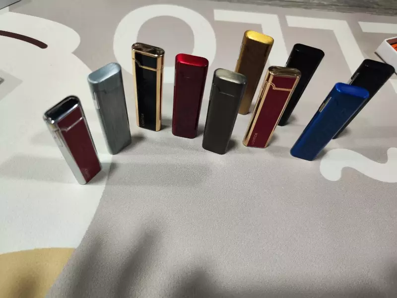 Ультратонкая  газовая зажигалка